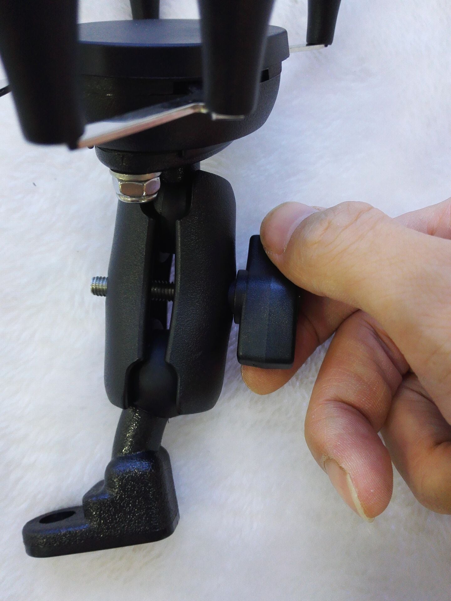 Universal Anti-Theft Phone Holder for Motorcycles & Bikes - Luna BR wear co.
